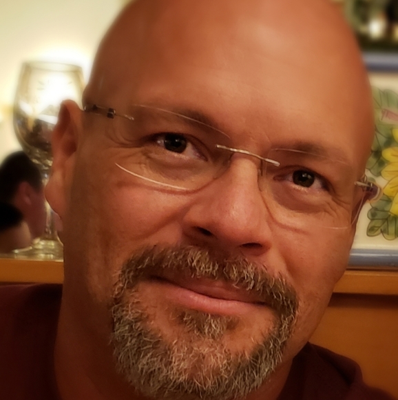 MEET YOUR POSHER - Picture 6 of 16